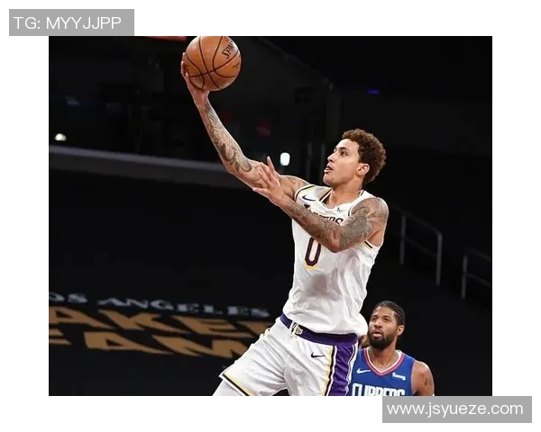 足球明星克劳德的传奇之路与辉煌成就全景回顾