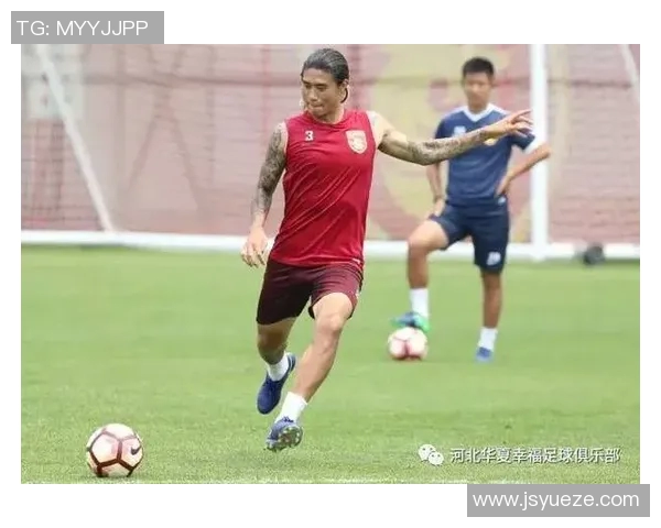 足球明星的荷花纹身背后故事与文化意义解析