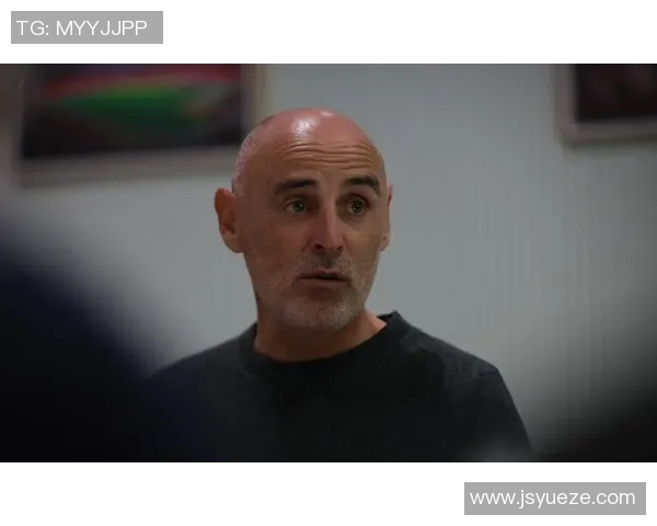 法国足球明星卡特的职业生涯与成就全解析